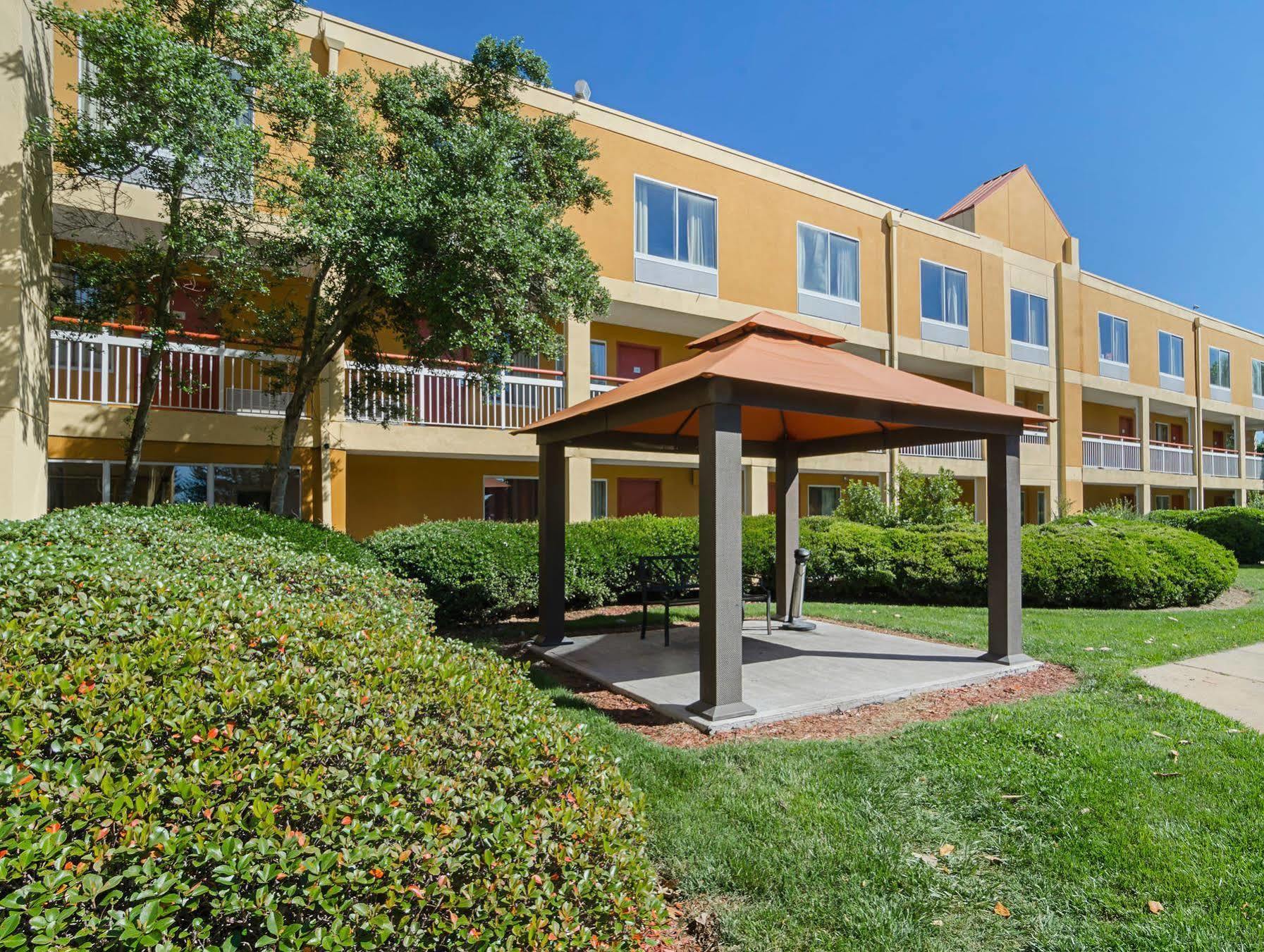 Surestay Plus Hotel By Best Western Durham Medical Center Exteriör bild